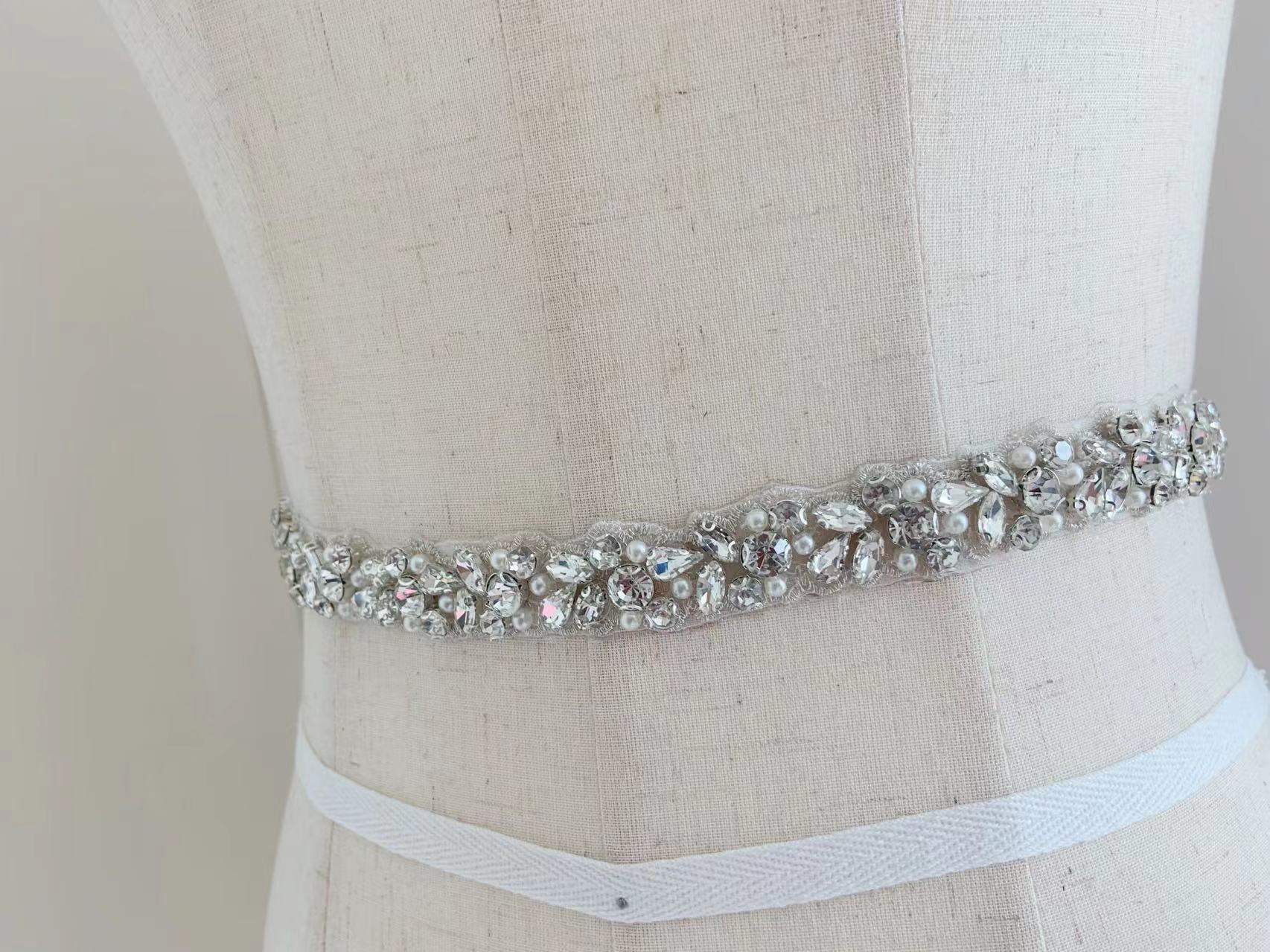 1 Yard/5 Yards Silver Crystal  - Bridal Sash Ribbon recension och pris