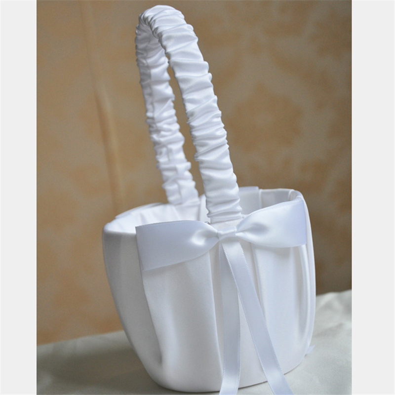 White Flower Girls Basket Pear - Wedding Hampers recension och pris