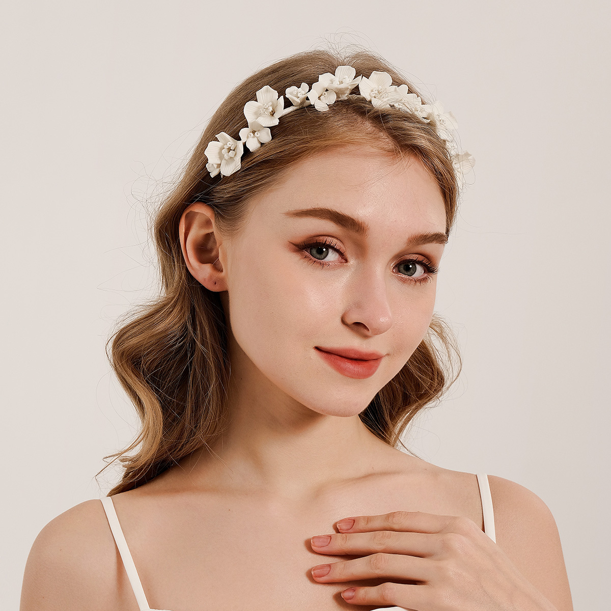 Efily Bride White Flower Hair  - Wedding Supply List recension och pris